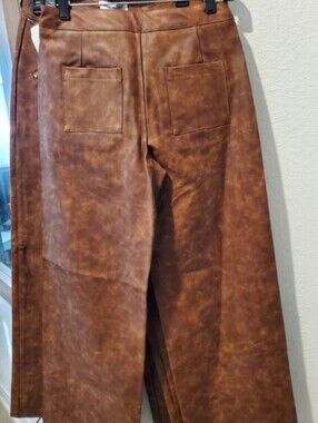 TITLE:
WeWoreWhat Brown Faux Leather High-Rise Pants – Size 2

DESCRIPTION:
Sty